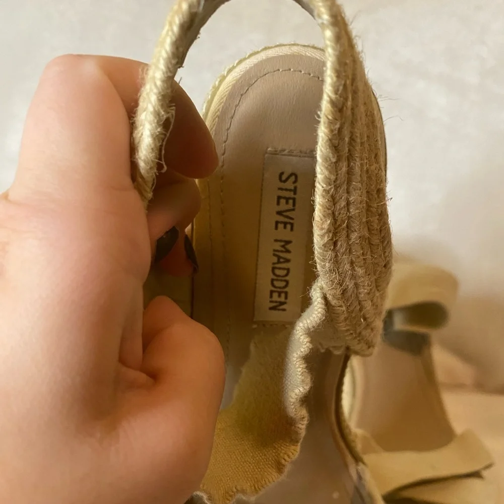 Steve Madden Eira Espadrille Wedge Size 10 Beige Stretchy Strappy Sandal Heel